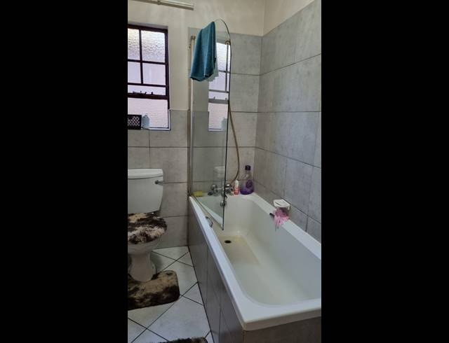 2 BEDROOM FLAT FOR SALE IN SUNNYRIDGE